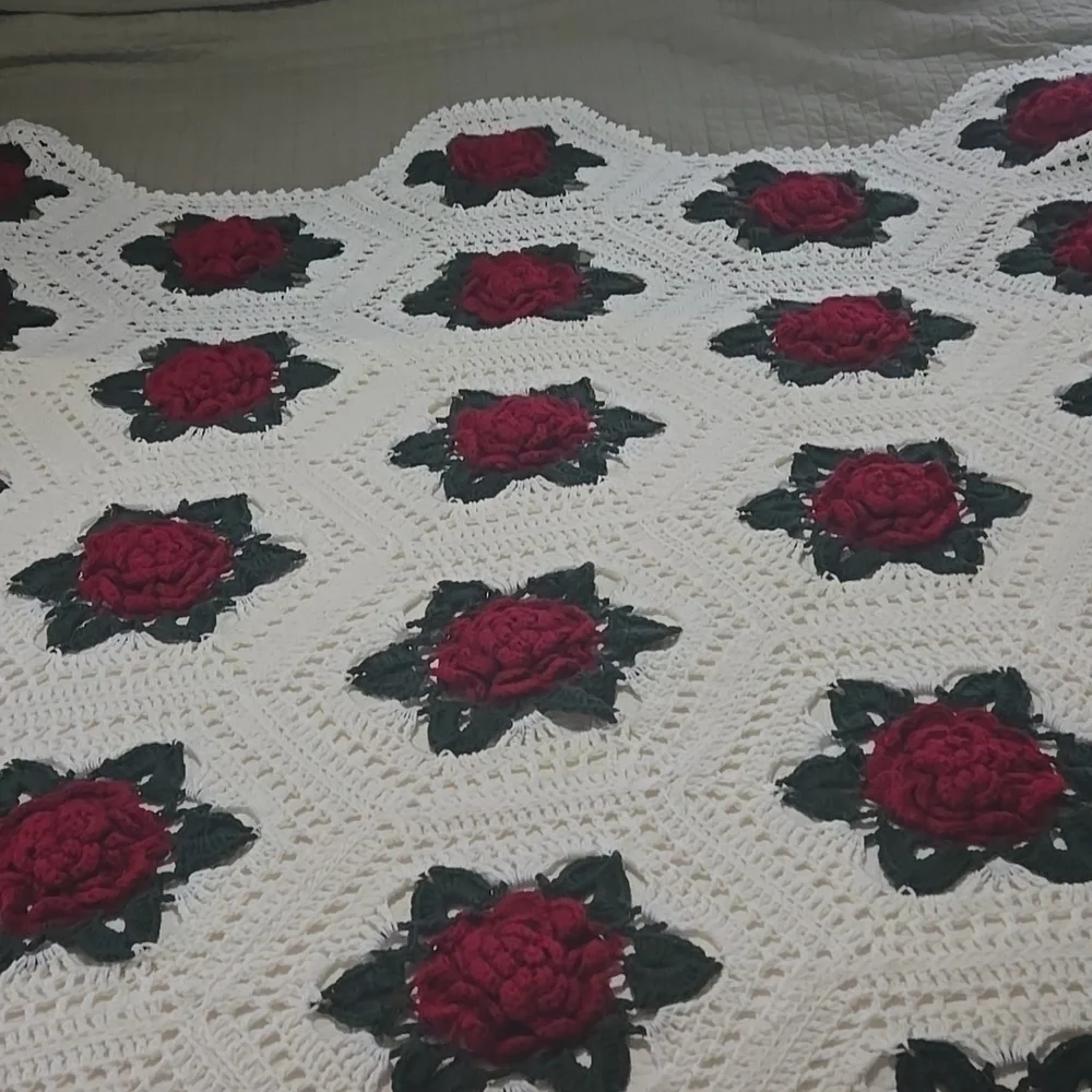 Crochet Blanket Vintage Victorian Rose Pattern Deep Red Green White Cottagecore